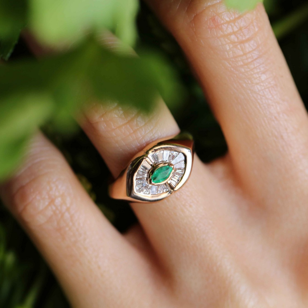 EMERALD & DIAMOND EYE RING